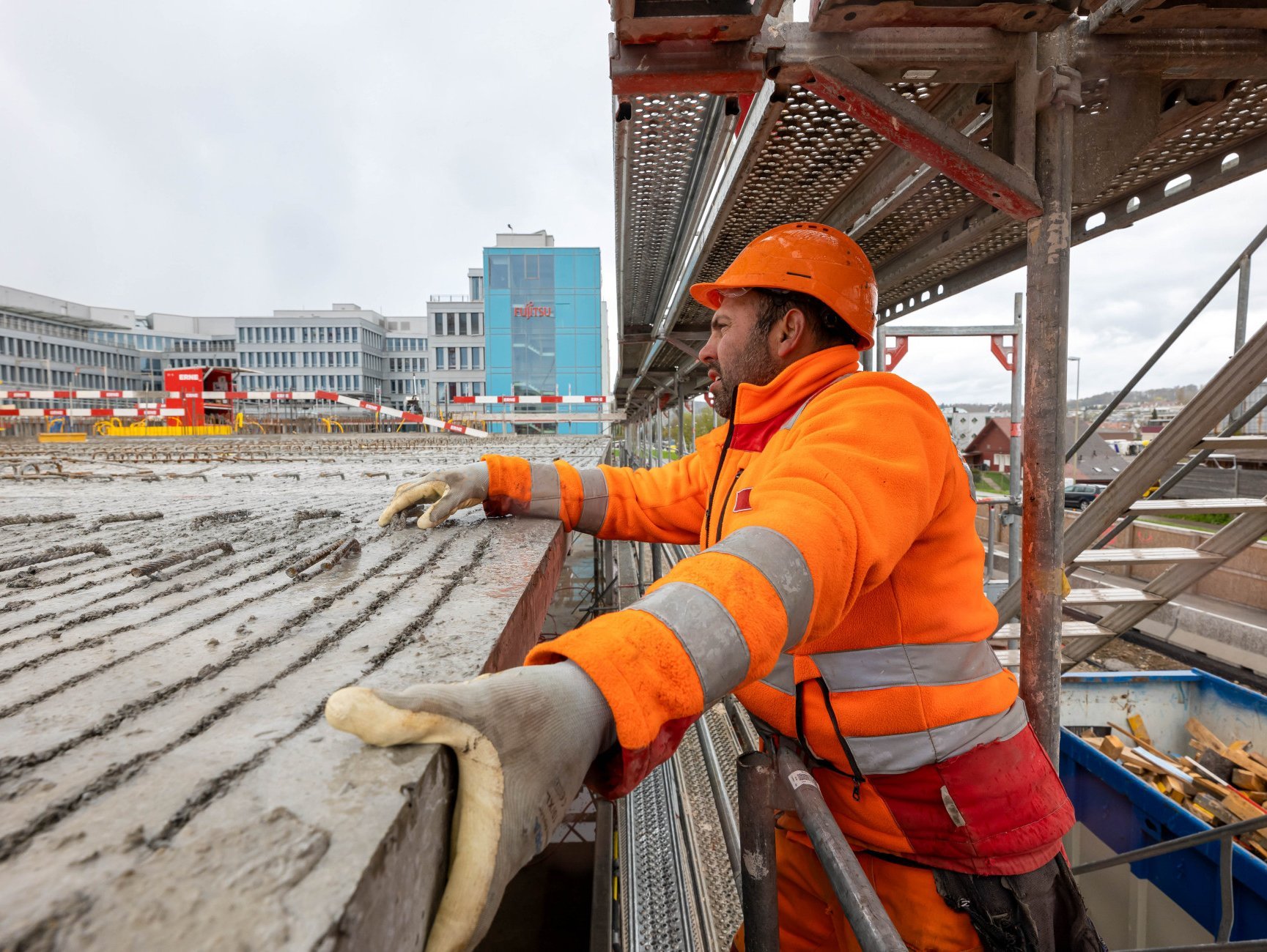 Gewerbebau Regensdorf ZWHATT Mitarbeiter
