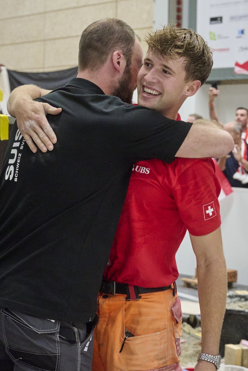 Mattia EuroSkills Wettkampfende mit Jubel